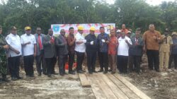 Danlantamal XIV Sorong Dampingi PJ Gubernur PBD Bersama Forkopimda Melakukan Kunker dan Peletakan Batu Pertama Pembangunan Perumahan ASN Serta Penyerahan Bantuan di Kabupaten Maybrat