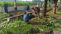 Minggu Bersih, Babinsa Kelurahan Tanggung Ajak Warga Gotong Royong Bersihkan Lingkungan