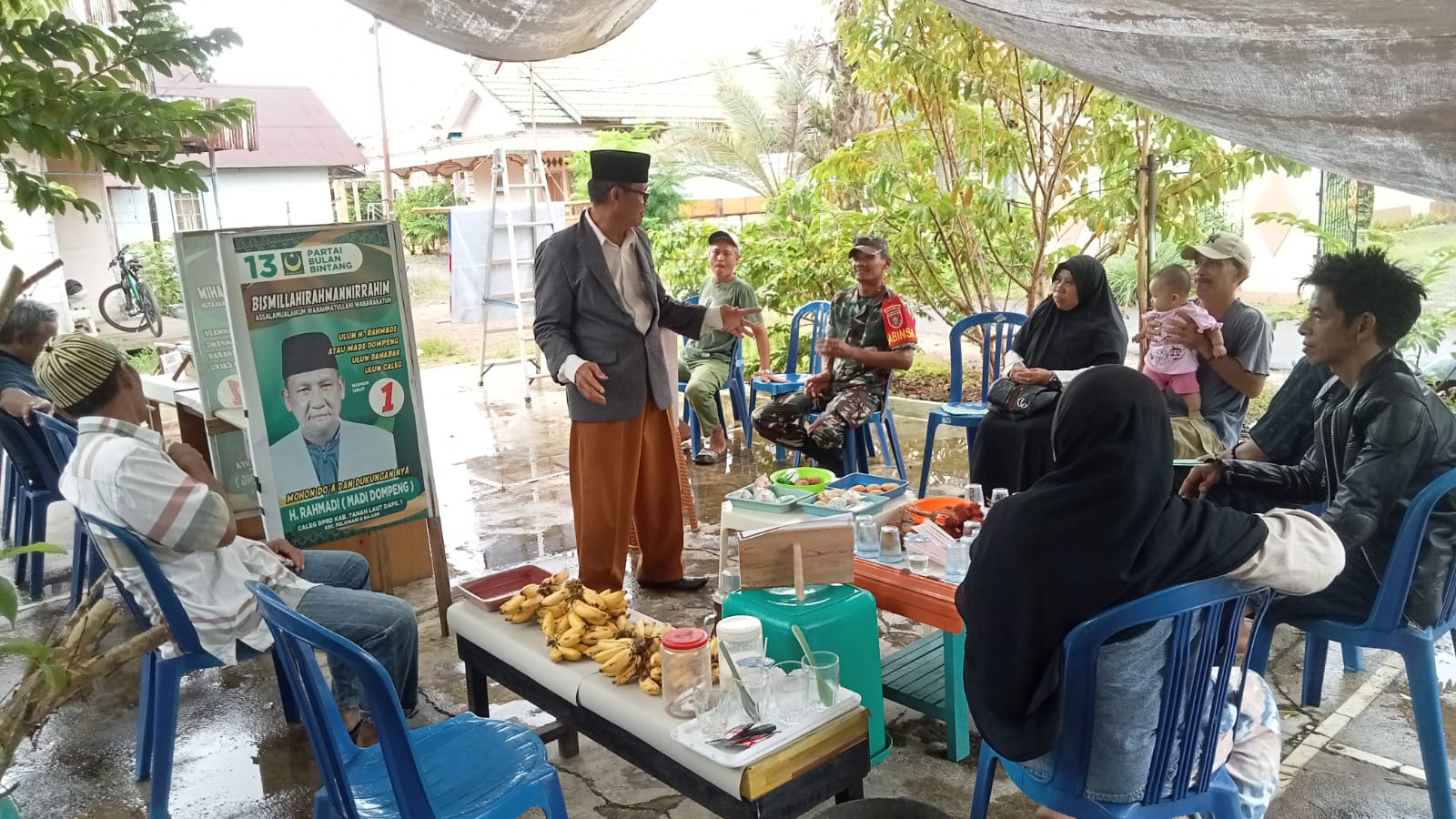 Pastikan Wilayah Aman, Personel Kodim 1009/Tanah Laut Hadiri Pemilihan Ketua RT