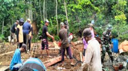 Sinergi Babinsa Kedung Banteng dan Masyarakat, Gotong Royong Bangun Rumah Warga