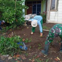 Motivasi Warga Bersama Babinsa Bumiayu Jaga Lingkungan Sehat Dan Asri