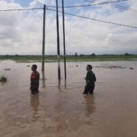 Koramil 0820/12 Kraksaan dan Muspika Pantau Dampak Banjir Rondo Kuning