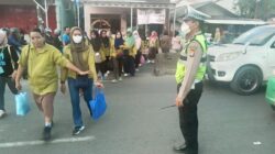 Anggota Polsek Cikupa Laksanakan Protap Gatur Lalin di Depan PT Cingluh