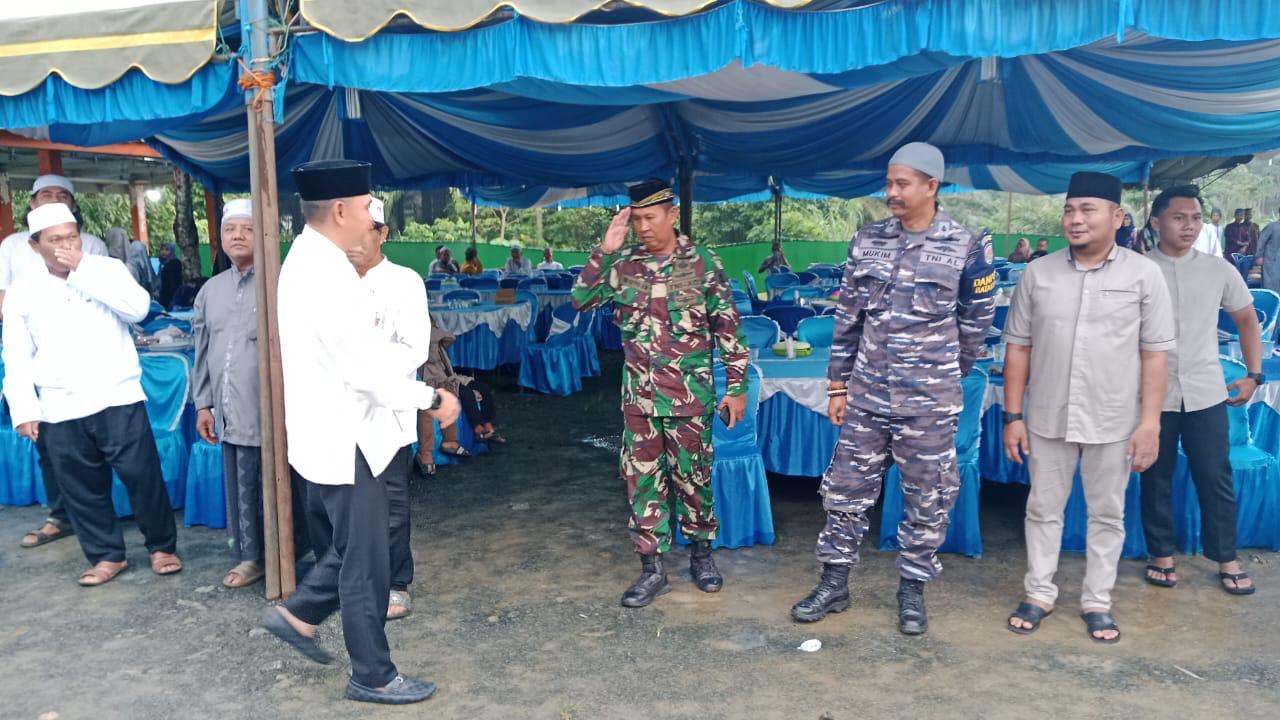 Personel Kodim 1009/Tla Amankan Safari Ramadhan Bupati Tanah Laut