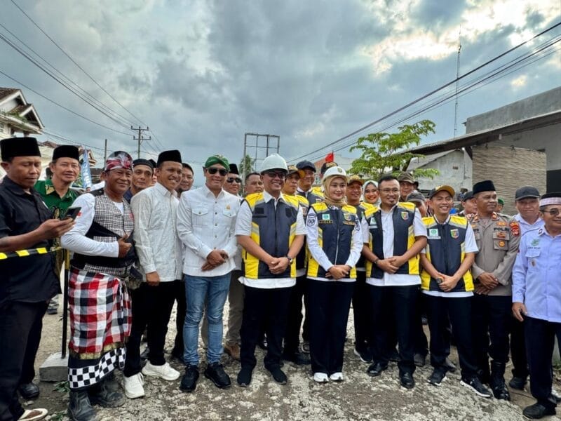 Munir Dampingi Wagub Lampung dalam Groundbreaking Jalan di Lampung Tengah