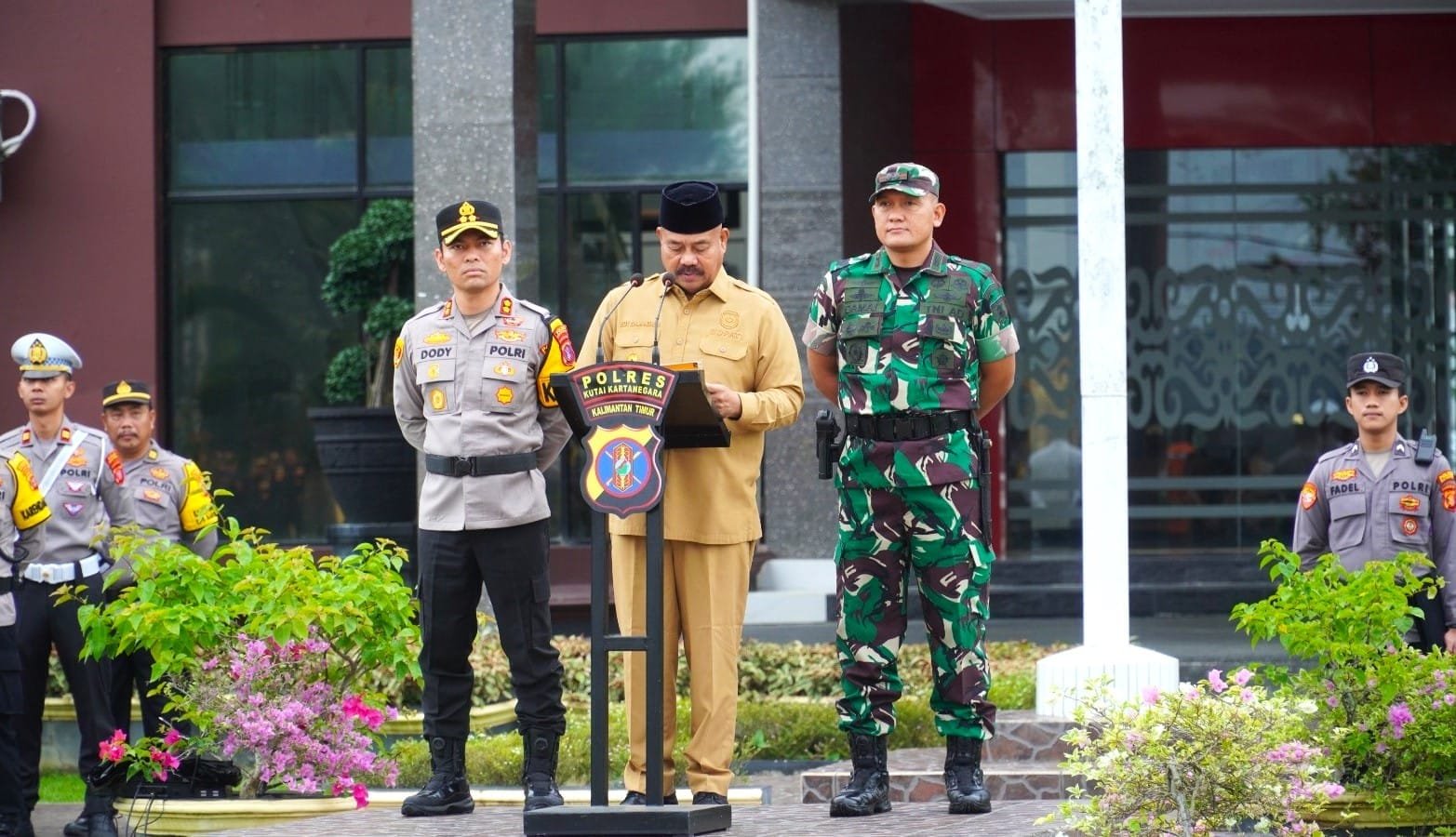 Sinergitas TNI-Polri dalam Pengamanan Jelang Lebaran Idul Fitri, Dandim 0906/Kkr Hadiri Apel Gelar Pasukan Operasi Ketupat 2025
