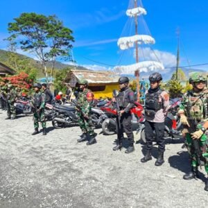 TNI-Polri Bersinergi melaksanakan pengamanan ibadah perayaan Jumat Agung di Puncak Jaya