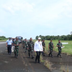 Danlanud Sultan Hasanuddin Bersama Kadisbtbau  Laksanakan Survei Pengalihan Aset PT. Angkasa Pura Kepada Kemhan RI