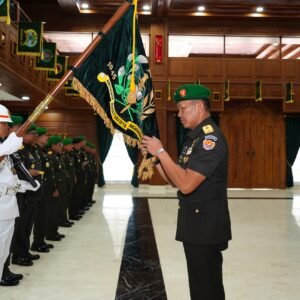 Gubernur Akmil Pimpin Sertijab dan Tradisi Warga Baru serta Pelepasan Pejabat Lama