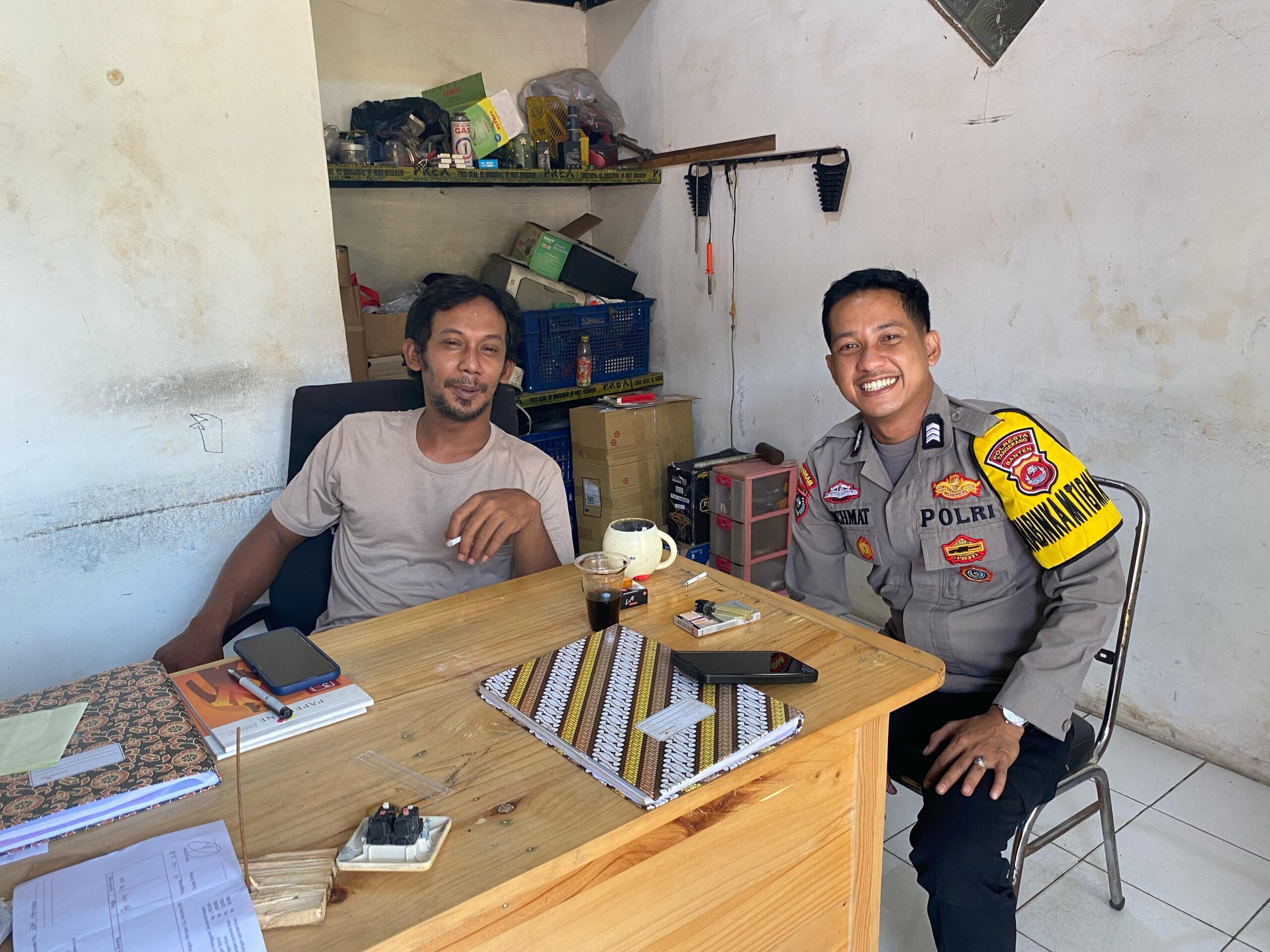 Brigpol Rohmat Sambangi Warga Desa Talagasari, Ajak Warga Waspada dan Jaga Kamtibmas