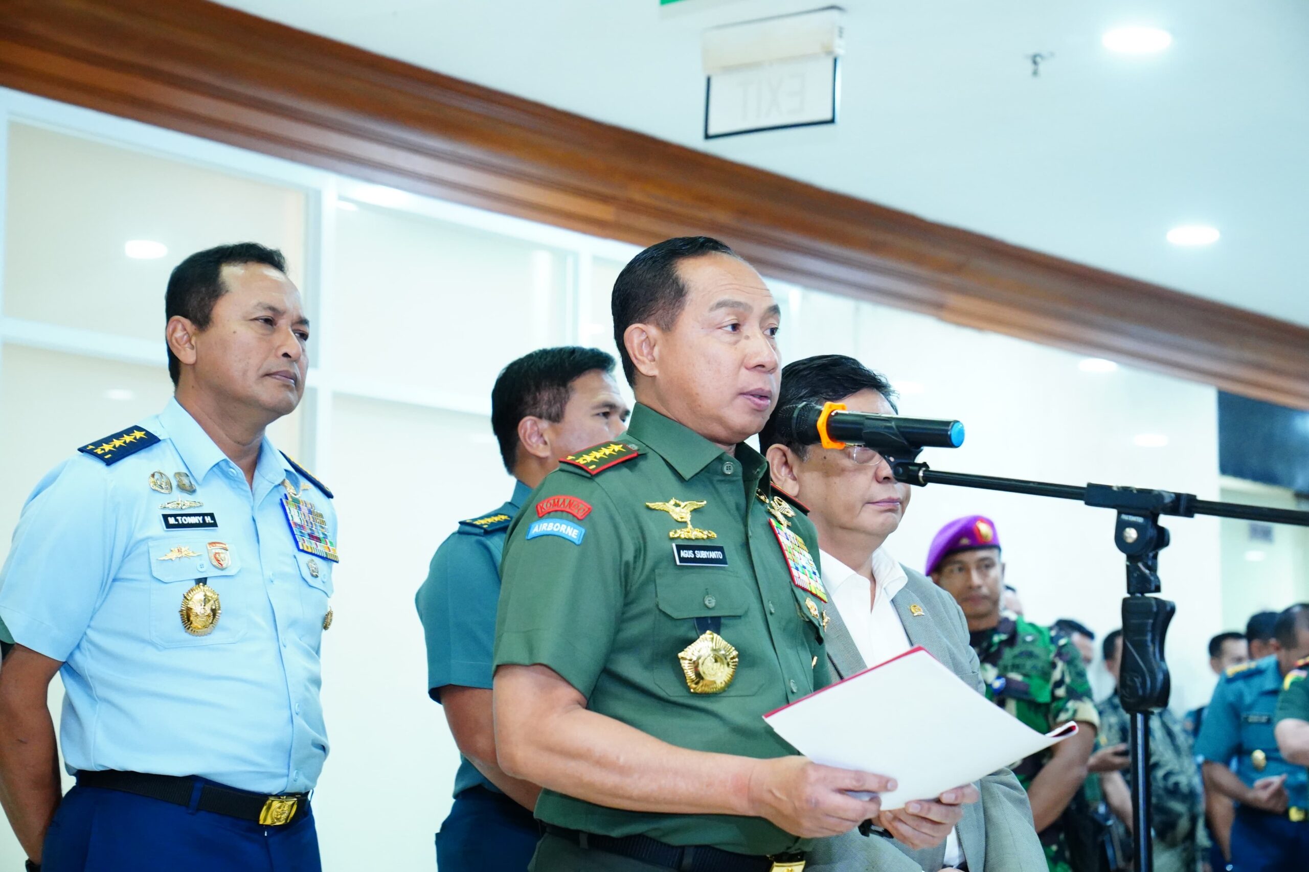 Panglima TNI Hadiri Rapat Kerja Bersama DPR RI Bahas Isu Strategis