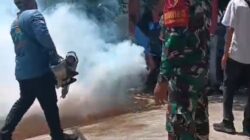 Upaya Pencegahan DBD di Desa Karangbong: Fogging Bersama Koramil Pajarakan