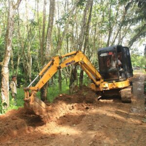 Alat Berat Percepat Pengerasan Jalan TMMD Ke-124 Kodim 1009/Tla