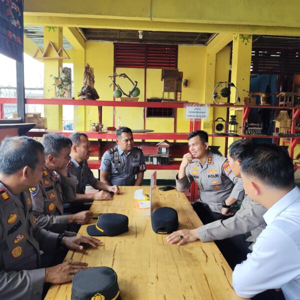 Bersama Pejabat Rutan Rengat, Kapolres Inhu Bersilahturahmi dan Memberikan Himbauan Khamtibmas