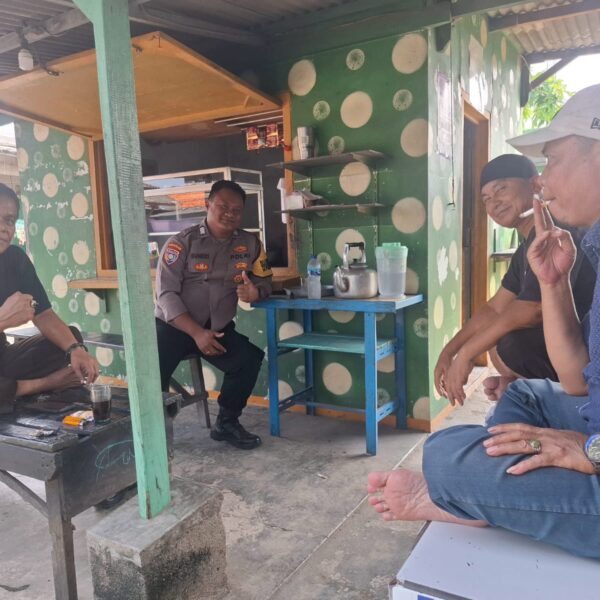 Bhabinkamtibmas Desa Talaga Sambang ke Warga, Jalin Silaturahmi dan Himbau Harkamtibmas