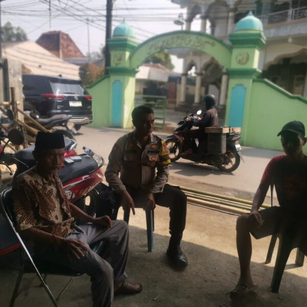 Babinkamtibmas Kelurahan Sukamulya Jalin Komunikasi dengan Tokoh Masyarakat untuk Tingkatkan Kamtibmas