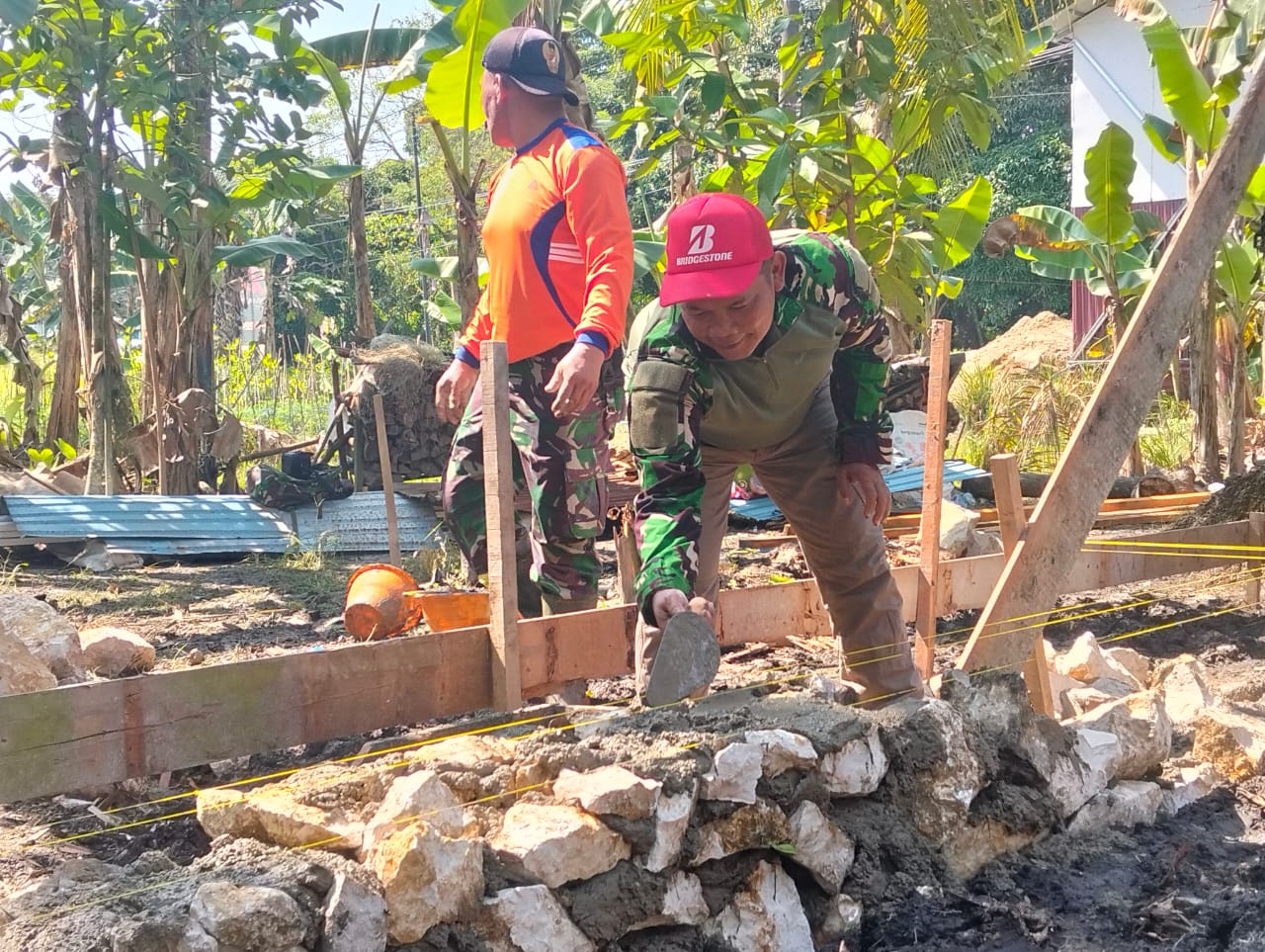 Satgas TMMD HST Bangun Rumah Layak Huni untuk Janda Kurba di Haruyan