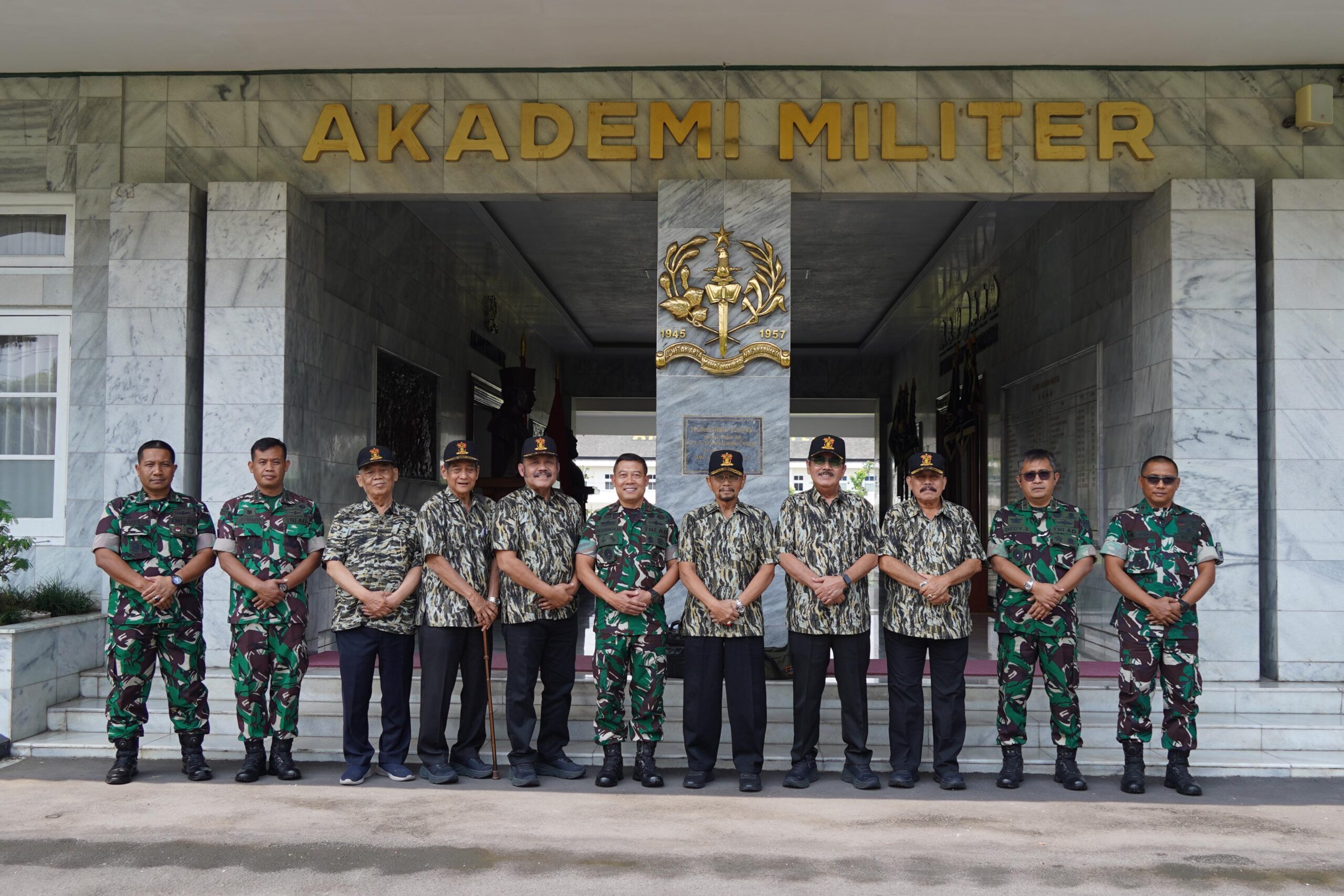 Wagub Akmil Terima Audiensi Panitia Reuni Emas Alpajuli 1975–2025