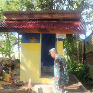 KA. Kampung Puas TMMD Ke – 124 Kodim 1802/Sorong Rehab MCK Sesuai Standar Kesehatan