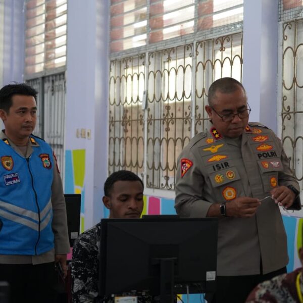 Kapolda Papua Barat Tinjau Langsung Tes CAT Bintara Polri 2025, Pastikan Seleksi Bersih dan Transparan