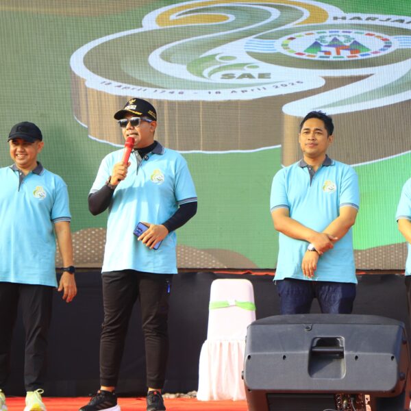 Senam Bersama Dandim, Forkopimda dan Warga Probolinggo Jalin Sinergi Sehat