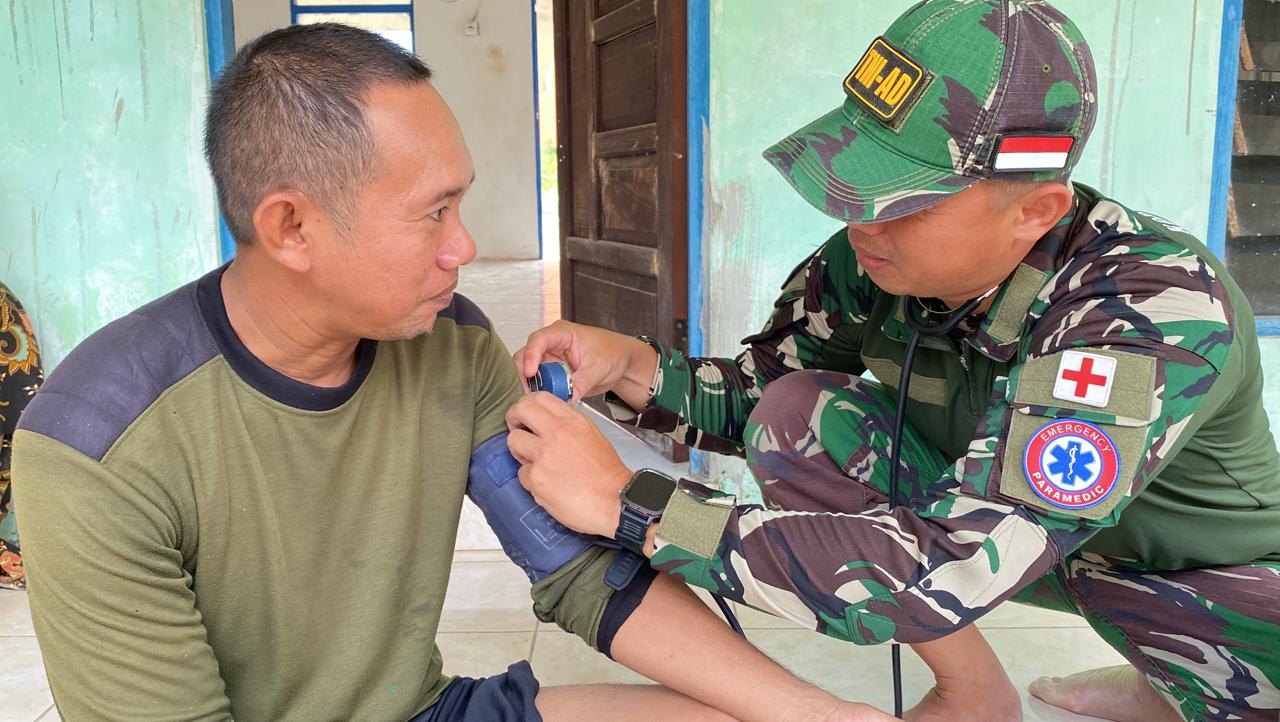 Tim Kesehatan TMMD Kodim 1009/Tla Siaga Dukung Warga dan Satgas