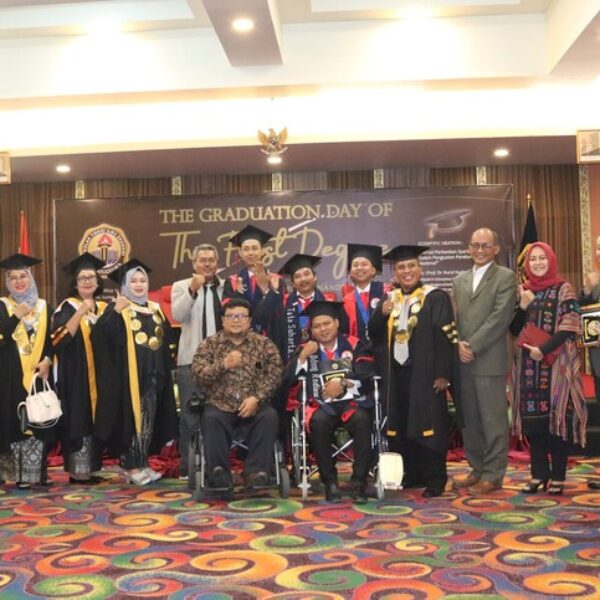 STIE Trianandra Jadi Pelopor Kampus Inklusif, Difabel Diwisuda Gratis
