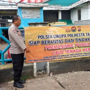 Polsek Cikupa Pasang Spanduk Berantas Premanisme di Empat Titik Rawan