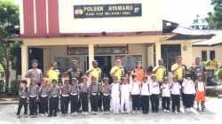 Kegiatan Edukasi dan Pengenalan Lingkungan Kepolisian oleh Polsek Ayamaru kepada Siswa PAUD Yerusalem di Ayamaru, Kabupaten Maybrat