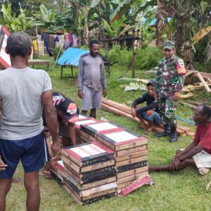 Satgas TMMD Ke-124 Kodim 1802/Sorong, Gugah Warga Jaga Kebersihan Guna Memaksimalkan Potensi Wisata Kampung
