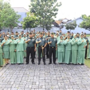 Dandim Probolinggo Pimpin Upacara Pelepasan MPP dan Terima Anggota Baru Dandim Probolinggo Pimpin Upacara Pelepasan MPP dan Terima Anggota Baru