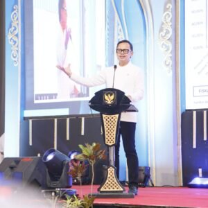 Wamendagri Bima Arya Tekankan Peran Penting Pemda Dukung Pertumbuhan Ekonomi Nasional
