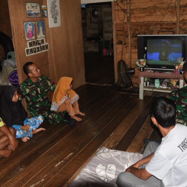 Satgas TMMD 124 Kodim 1002 Bangun Keakraban di Malam Haruyan