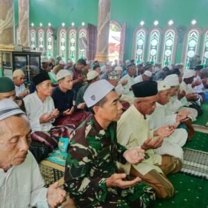 Satgas TMMD Kodim 1002/HST Tunaikan Sholat Jumat di Masjid Al-Magfirah Satgas TMMD Kodim 1002/HST Tunaikan Sholat Jumat di Masjid Al-Magfirah