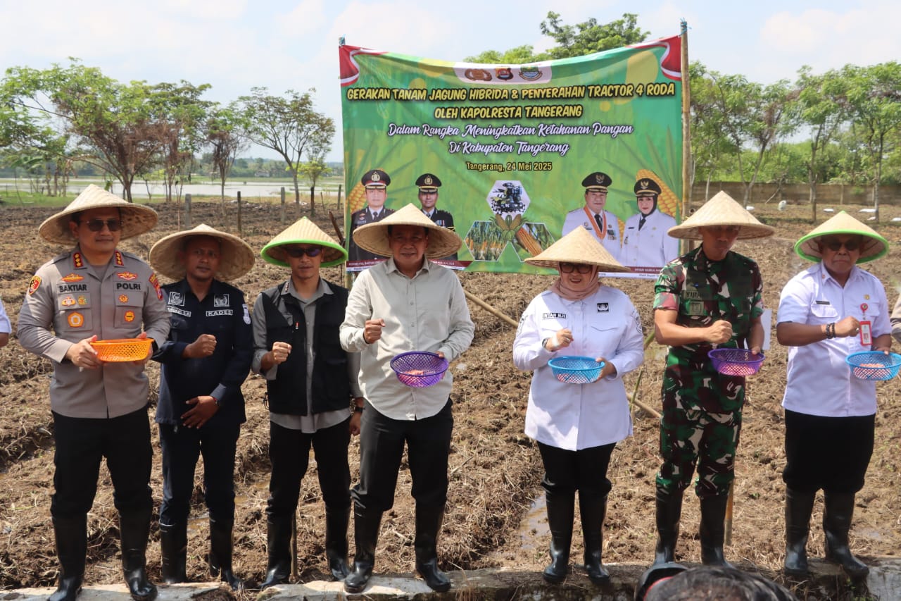 Kapolresta Tangerang Dukung Ketahanan Pangan Lewat Penanaman Jagung Program P2L di Sukamulya