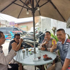 Bhabinkamtibmas Polsek Cikupa Sambang Warga Sukadamai, Pererat Silaturahmi dan Harkamtibmas