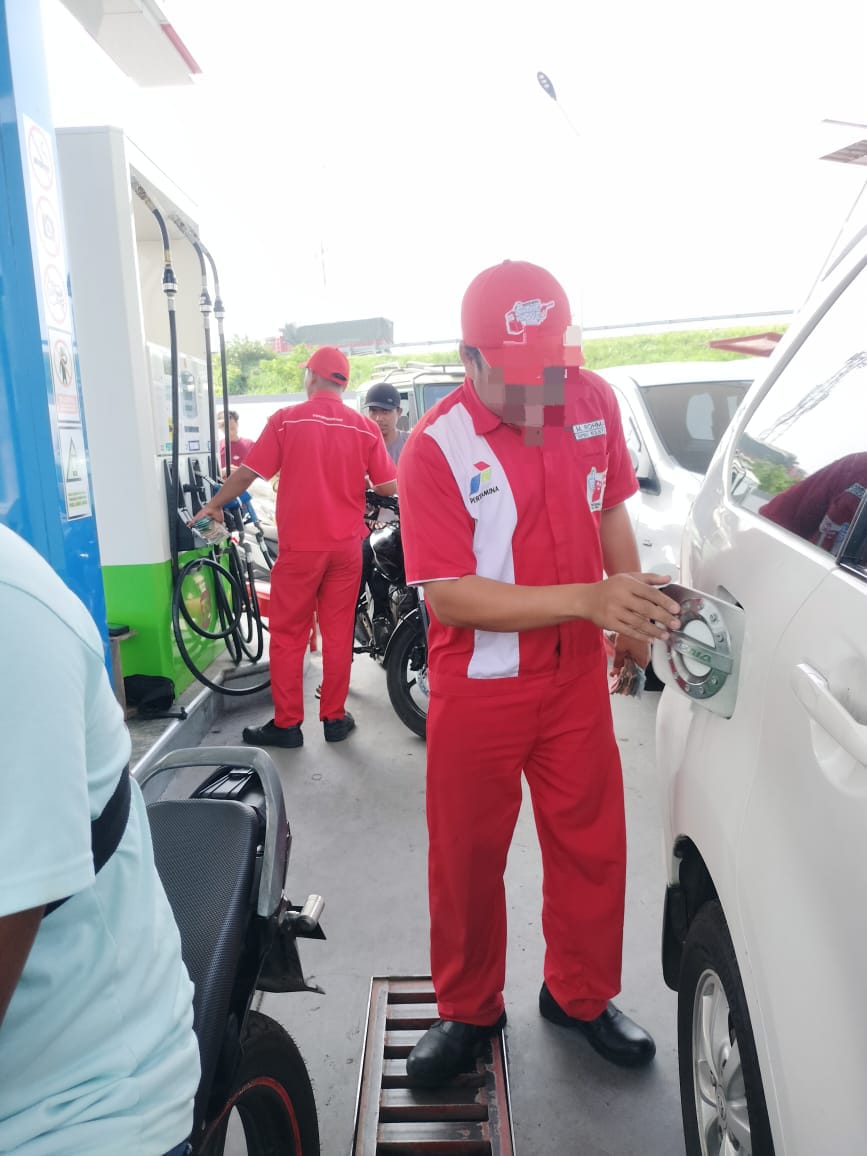 Diduga Tengkulak Kuasai SPBU Muneng, Konsumen Resah dan Lapor Pertamina