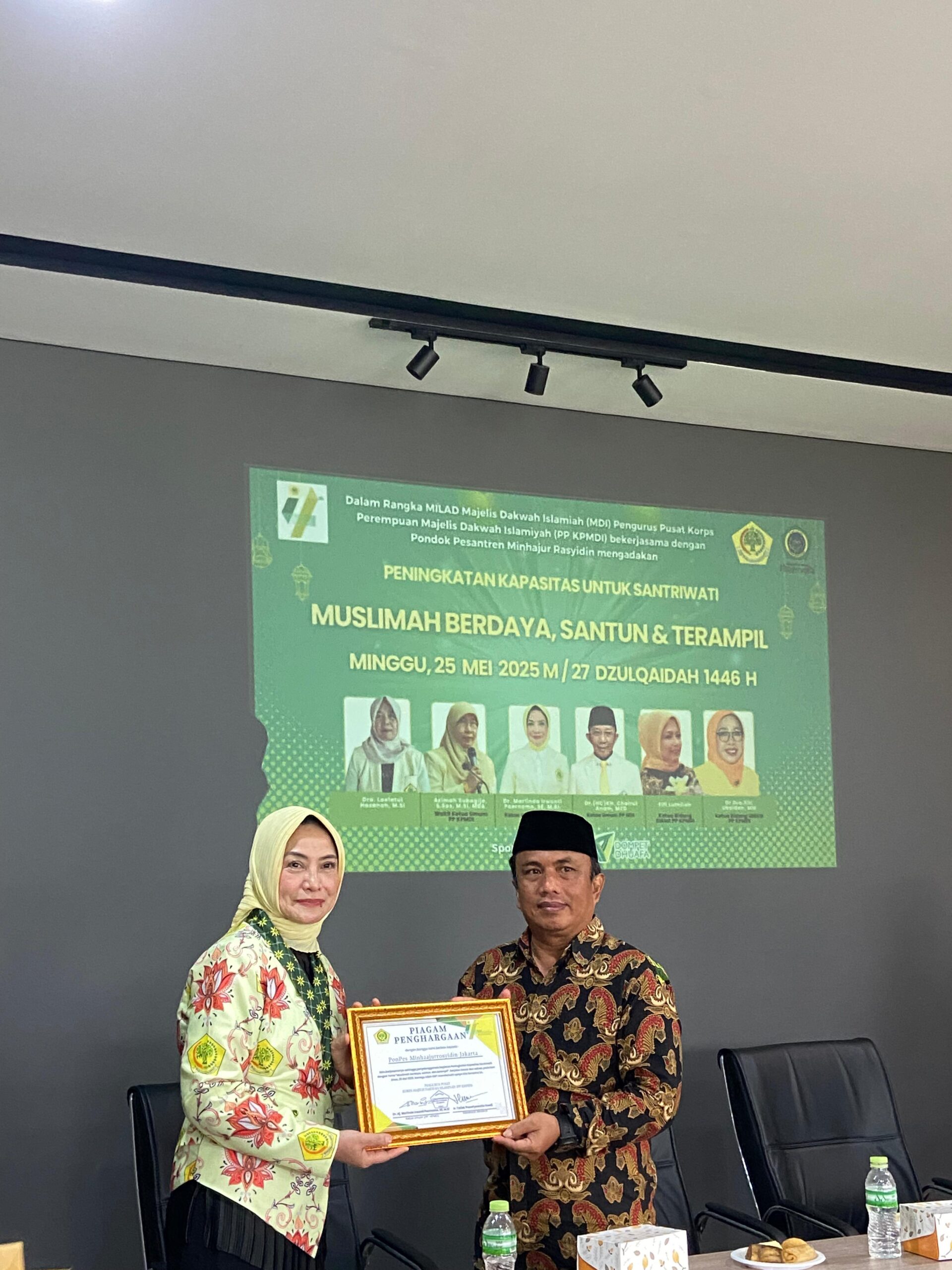 Ponpes Minhajurrasyidin Fasilitasi Pelatihan Muslimah Tangguh di Milad ke-47 MDI
