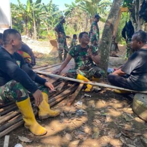 Momen Kebersamaan TMMD Kodim 1009/Tla Eratkan TNI dan Rakyat Momen Kebersamaan TMMD Kodim 1009/Tla Eratkan TNI dan Rakyat