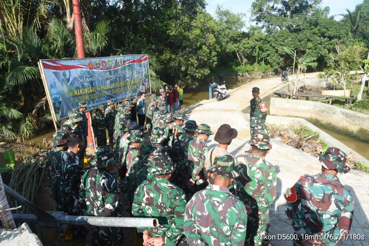 Dansatgas TMMD Kodim 1002 HST Pimpin Apel Pagi di Haruyan
