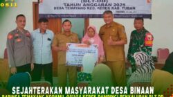 Sejahterakan Masyarakat Desa Binaan, Babinsa Koramil 0811/14 Kerek Dampingi Penyaluran BLT DD
