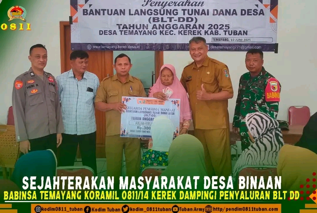 Sejahterakan Masyarakat Desa Binaan, Babinsa Koramil 0811/14 Kerek Dampingi Penyaluran BLT DD