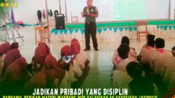 Jadikan Pribadi Yang Disiplin, Danramil Berikan Materi Wasbang MTS Salafiyah As-Syafi’iyah Jatirogo Tuban