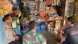 Bhabinkamtibmas Sambangi Warung Warga di Sukadamai, Dengarkan Aspirasi dan Sampaikan Himbauan Kamtibmas