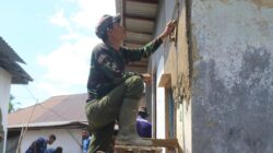 Tak Hanya Jago Perang, TNI di TMMD Tanah Laut Jago Tukang
