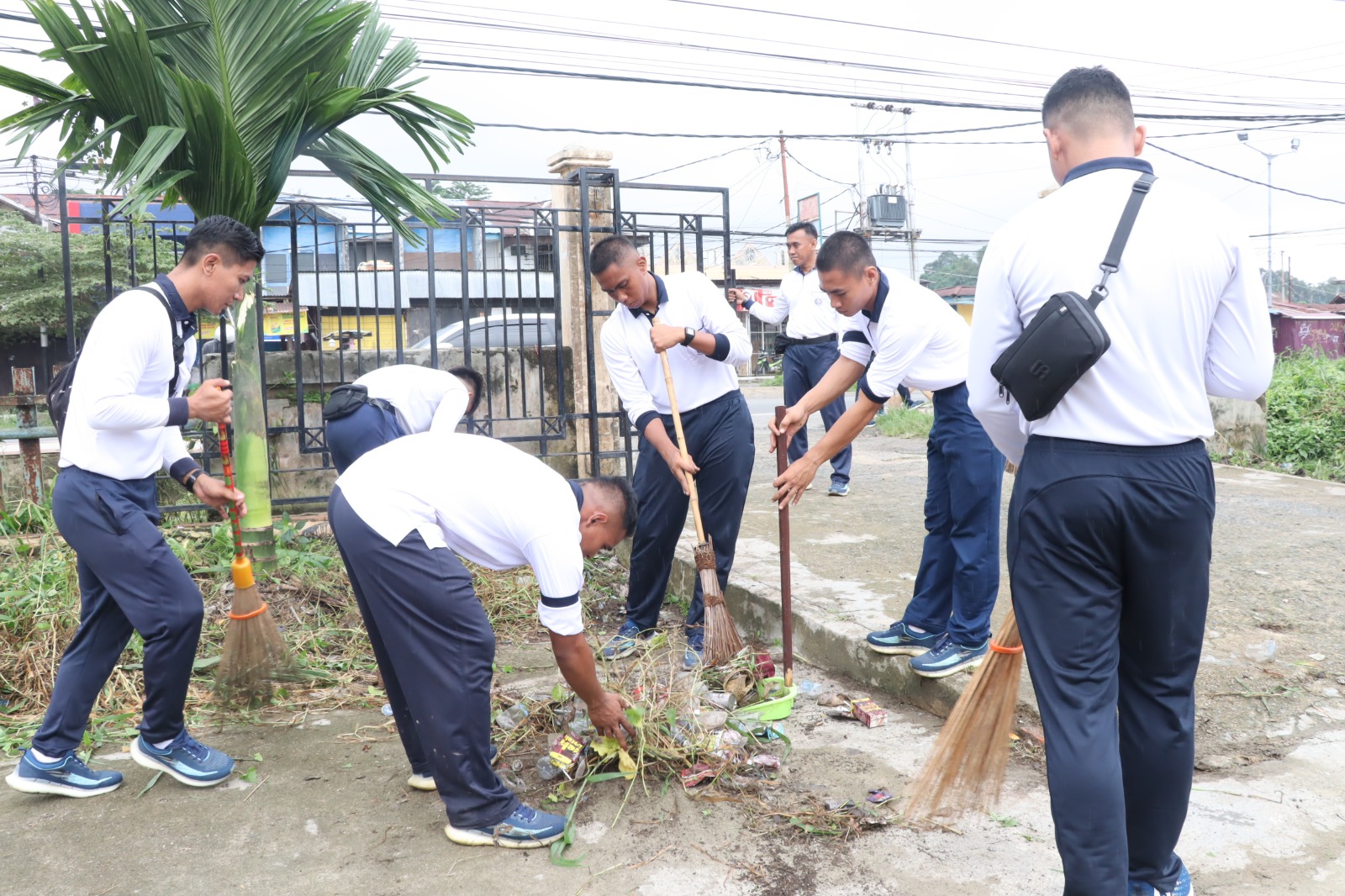 Lantamal XIV Gelar Karya Bakti, GOR Pancasila Bersih Sambut Iduladha