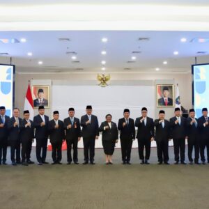Lantik Pejabat Pimpinan Tinggi Madya dan Fungsional Ahli Utama, Wamendagri Ribka: ASN Harus Jadi Agen Perubahan Menuju Indonesia Emas 2045