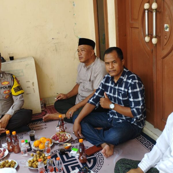 Bripka Ilyas Aktif Sambangi Warga Kelurahan Sukamulya, Jalin Kedekatan dan Sampaikan Pesan Kamtibmas