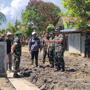 Pangdam XVIII/Kasuari Tinjau Pembangunan Perumahan Prajurit dan TK Kartika Jaya XXII-6 di Yonzipur 20/PPA