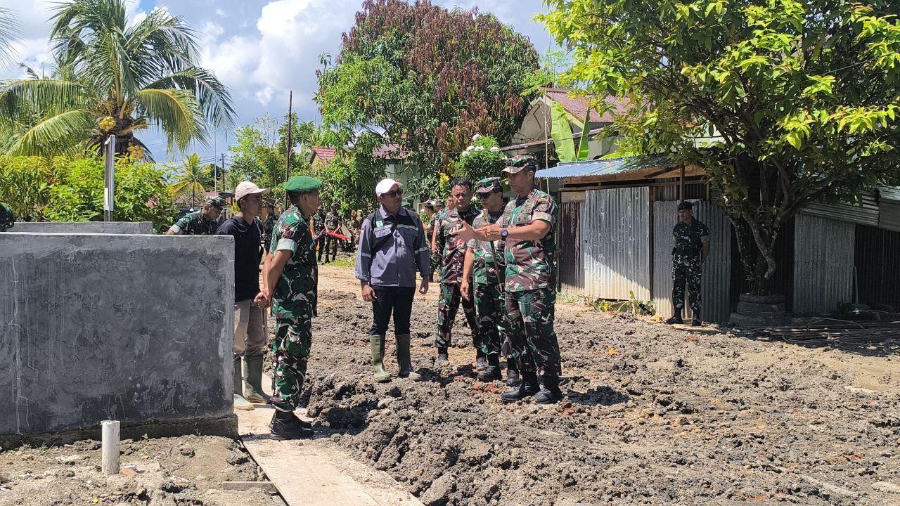 Pangdam XVIII/Kasuari Tinjau Pembangunan Perumahan Prajurit dan TK Kartika Jaya XXII-6 di Yonzipur 20/PPA